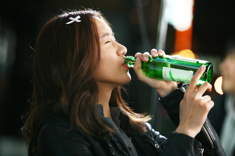 http://www.girlsgen.com/gallery/plog-content/images/yoona/yoona-photos-1/snsd-yoona-0278.jpg