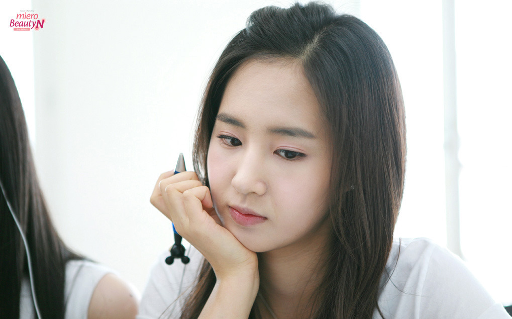 http://www.girlsgen.com/gallery/plog-content/images/yuri/yuri-photos-1/snsd-yuri-0222.jpg