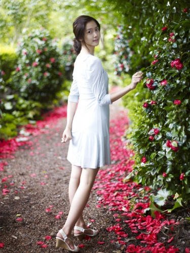 http://www.girlsgen.com/gallery/plog-content/thumbs/yoona/yoona-photos-1/large/1257-snsd-yoona-0191.jpg