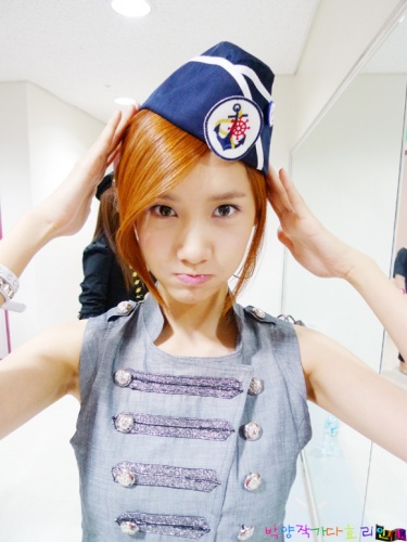 http://www.girlsgen.com/gallery/plog-content/thumbs/yoona/yoona-photos-1/large/1287-snsd-yoona-0221.jpg